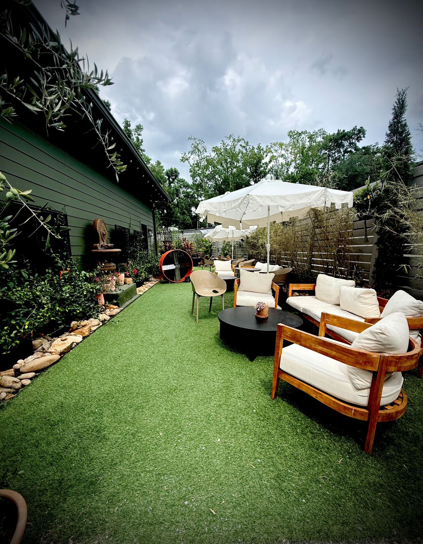 Side Terrace